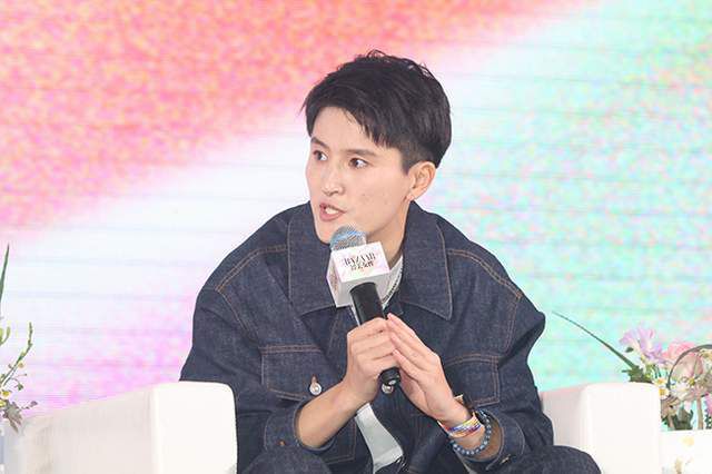 解开女将军束胸娇吟乳尖小说